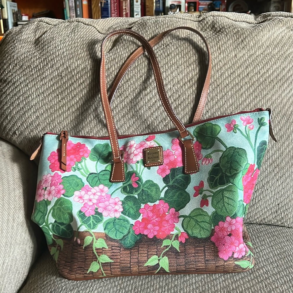DOONEY BOURKE XL GUC FLOWER BASKET TOTE